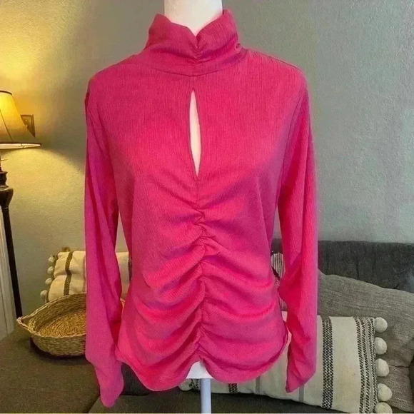 Andrew Marc New York Pink Ruched Cut-Out Blouse Large NWT - Picture 1 of 9